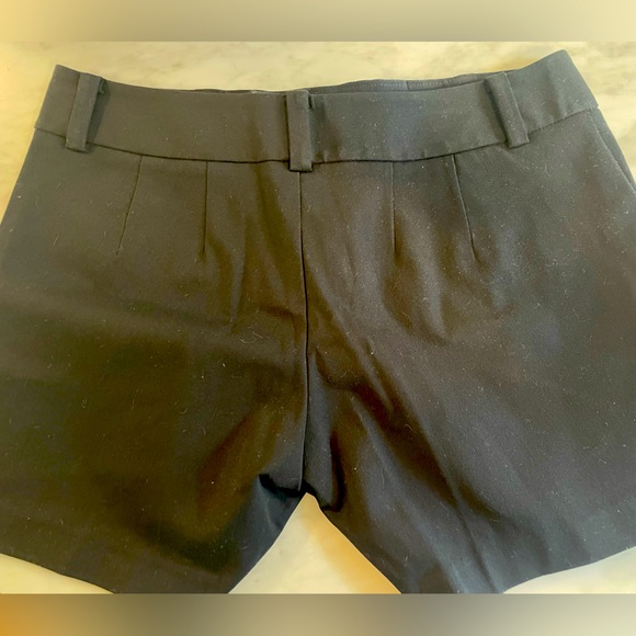 Lilly Pulitzer shorts 5” size 0 - Picture 3 of 4